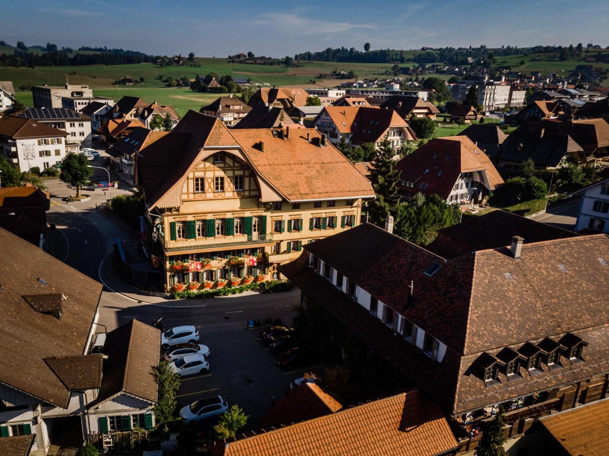 Hotel Baeren Sumiswald エクステリア 写真