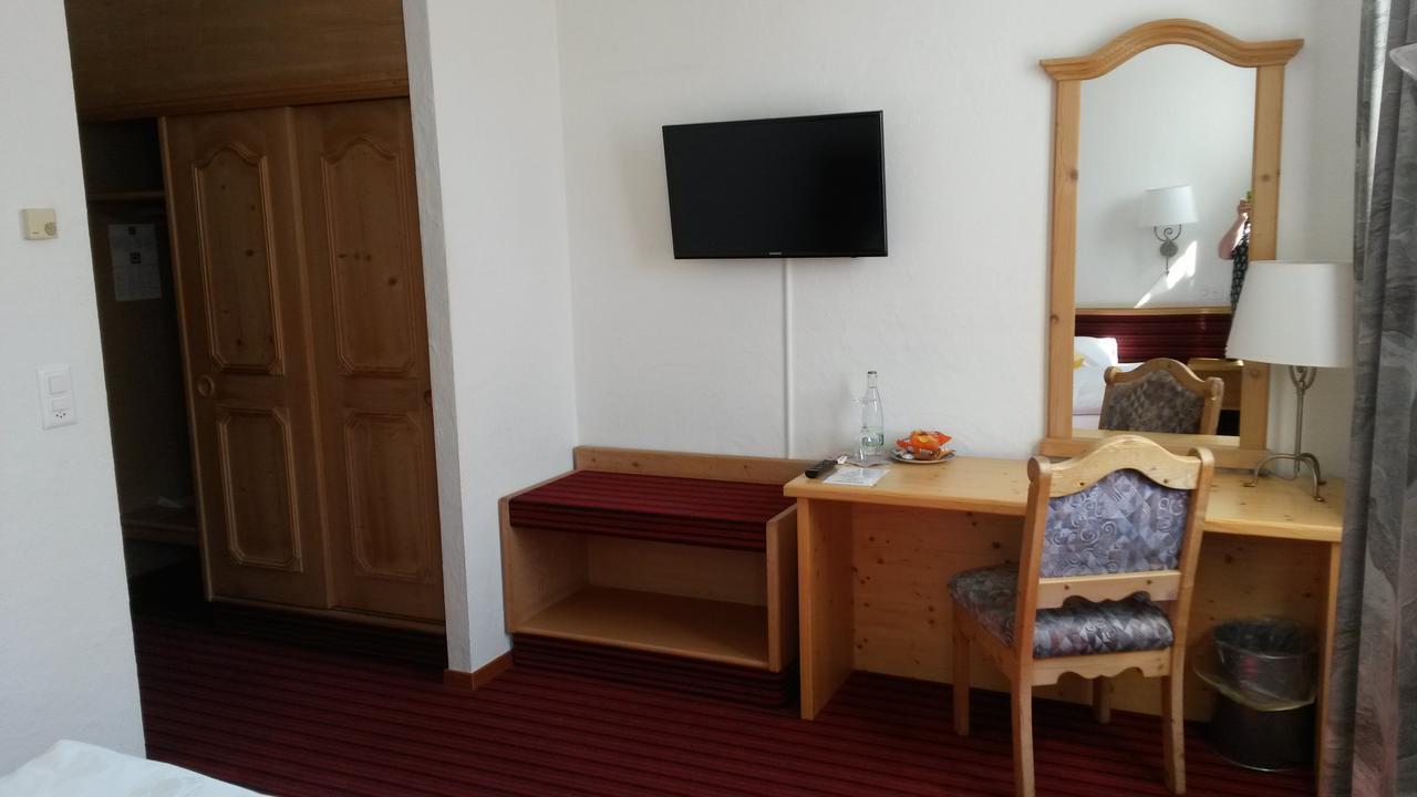 Hotel Baeren Sumiswald エクステリア 写真